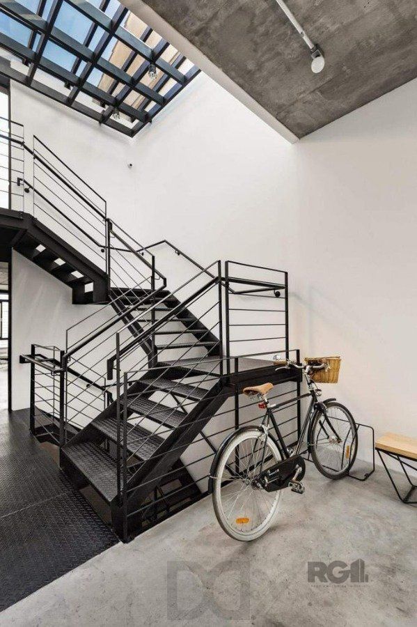 Prédio Comercial de Design Contemporâneo na Rua Coronel Fernando Machado, no Centro de Porto Alegre — foto 13