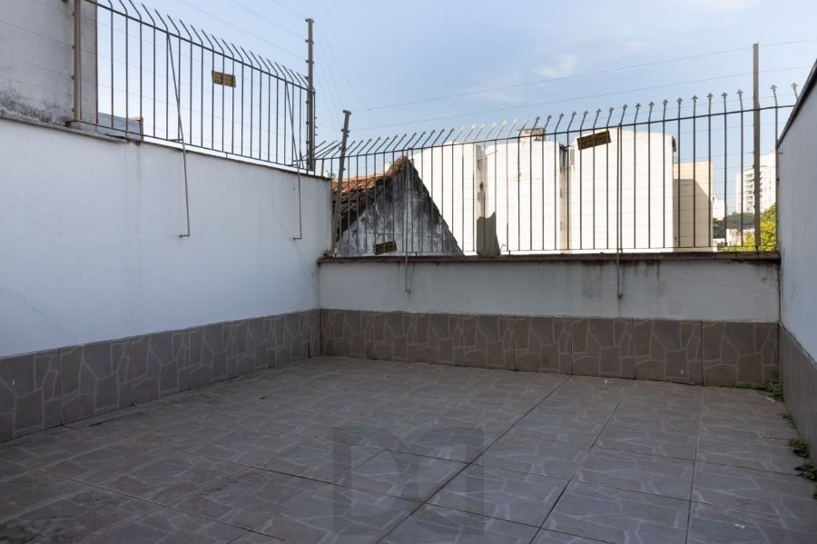 Excelente prédio na Av Assis Brasil com 01 loja térreo com 222,21m2 de área privativa e 10 salas com banheiros — foto 10
