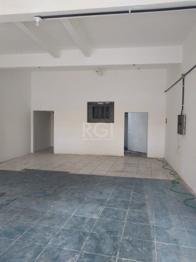 Loja para Venda - 70m², 0 dormitórios, Petrópolis — foto 2