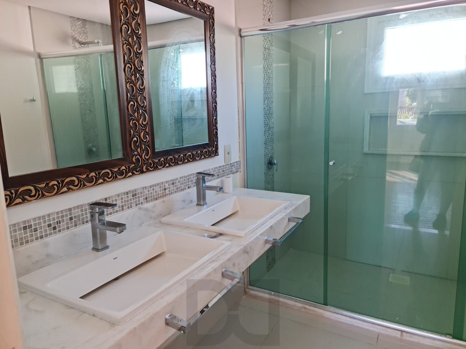 Linda casa com 5 dorm sendo 4 suites, 2 churrasqueiras e piscina — foto 33