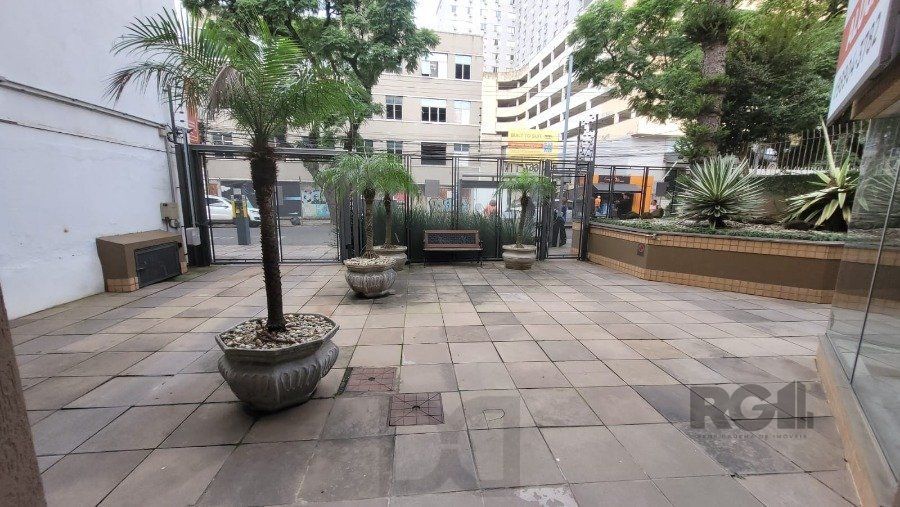 Loja a Venda na Rua Félix da Cunha, com 150m², Moinhos de Vento, entre a Av Cristóvão e Rua Marques do Pombal, com amplo salão — foto 9