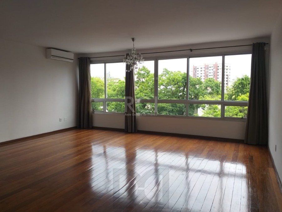 Apartamento para Venda - 130m², 3 dormitórios, sendo 1 suites, 2 vagas - Moinhos de Vento — foto 3