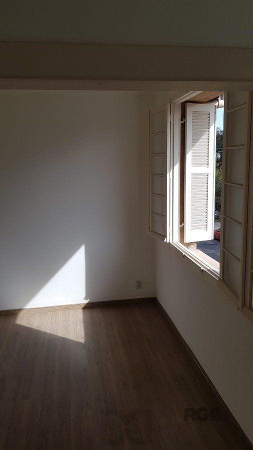 VENDA APARTAMENTO 2 DORMITÓRIOS, MENINO DEUS, REFORMADO,  BAIXA TAXA CONDOMINIAL, ENSOLARADO — foto 14