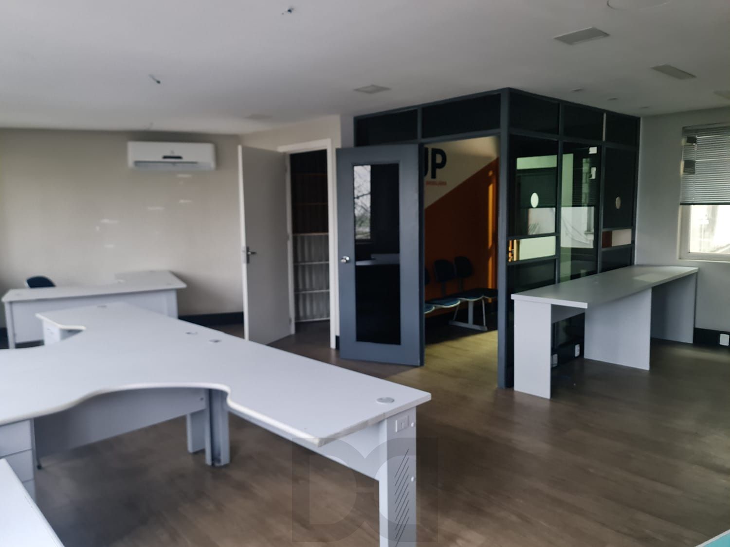 Ótima sala comercial mobiliada no bairro Petrópolis — foto 9