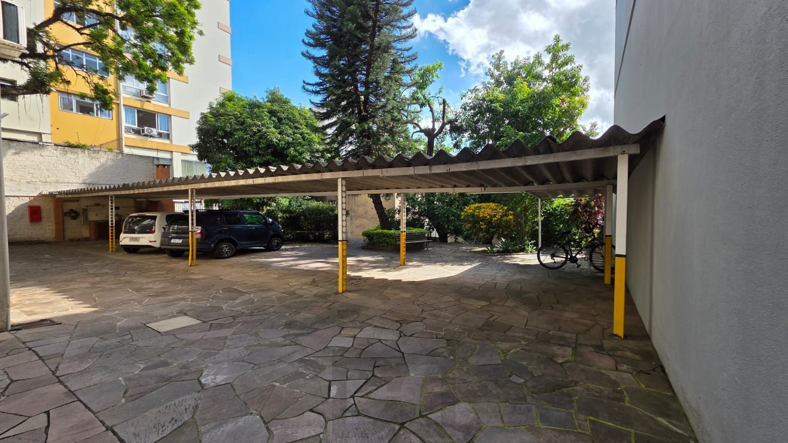 Maravilhoso apartamento no bairro Rio Branco próximo ao Zaffari Cabral , Igreja e colegio — foto 34