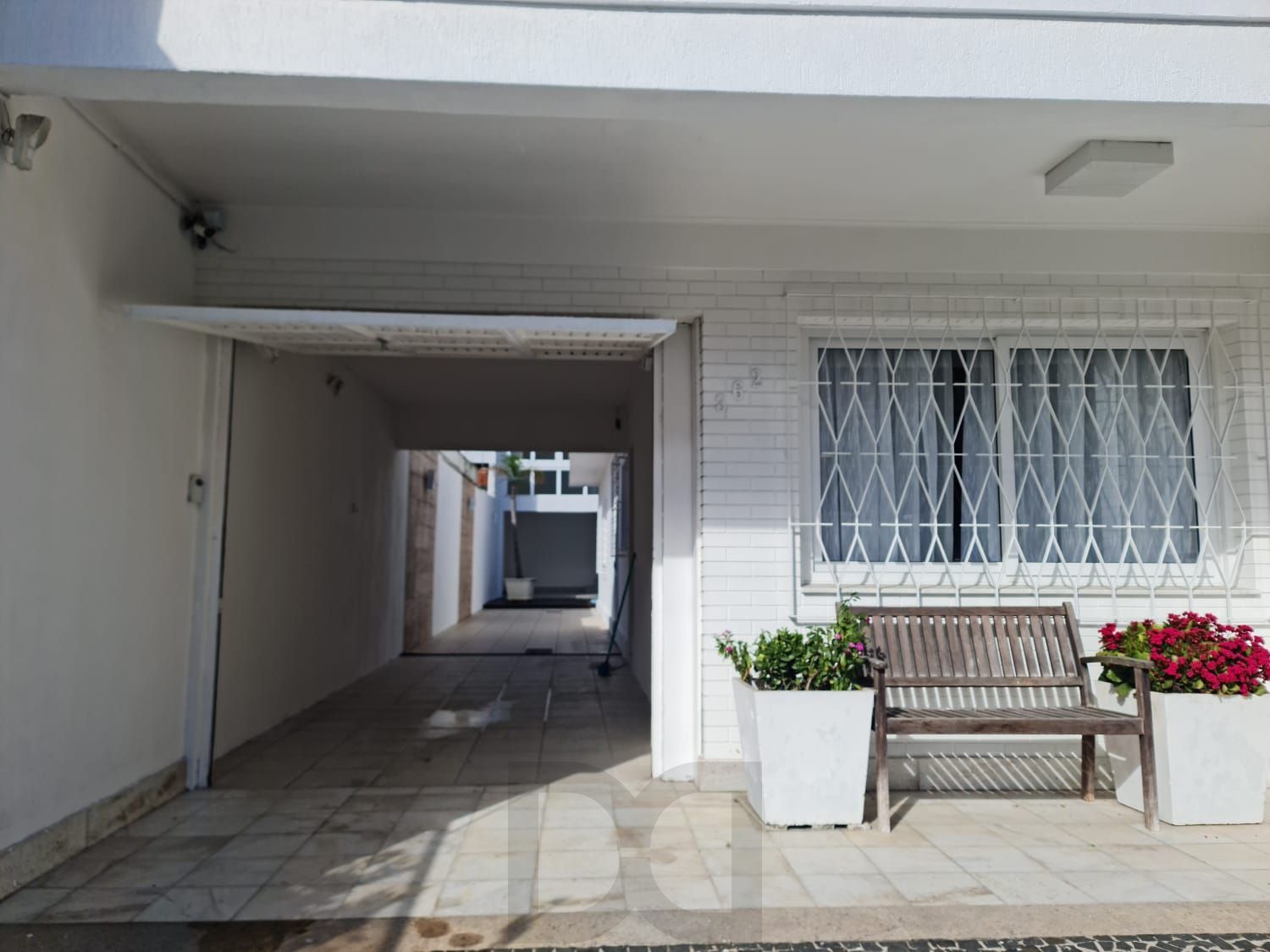 Linda casa com 5 dorm sendo 4 suites, 2 churrasqueiras e piscina — foto 39
