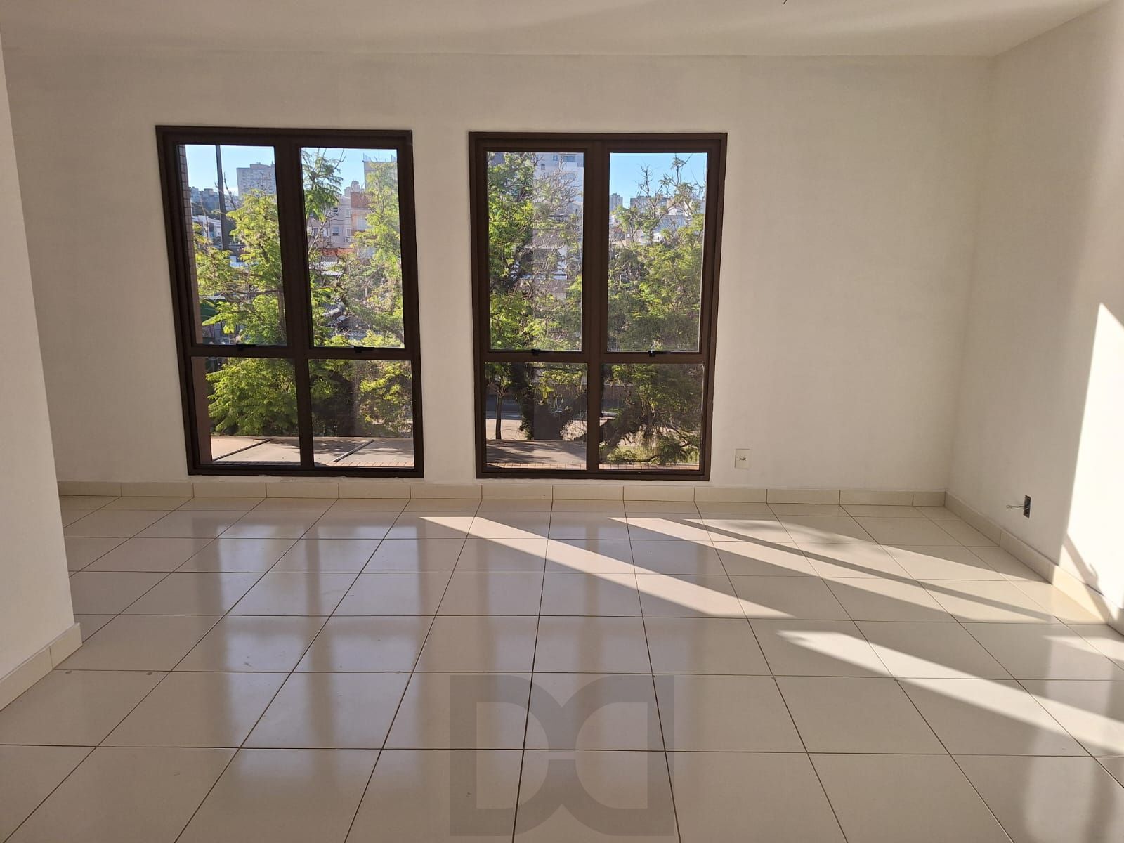 Sala coml. 33,82m2 Praia de Belas, mobiliada,01 vaga escrit. coberta — foto 6