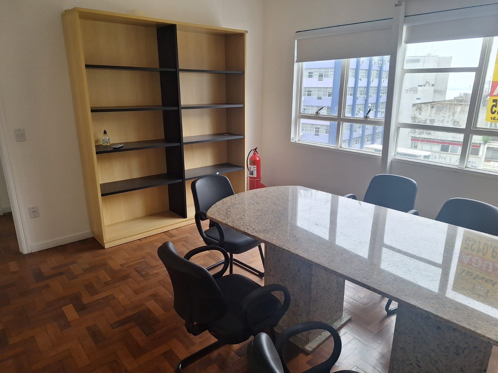 Excelente conjunto/sala c/123, 68 m2 privativo ,02 banheiro, 01 copa. Rua Andrade Neves. — foto 7