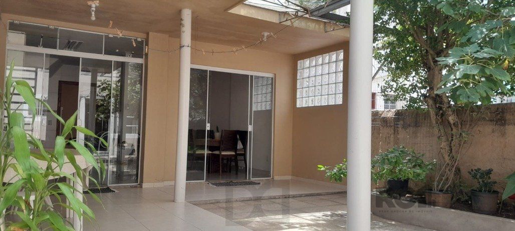 CASA DE ALVENARIA 2 PAVIMENTOS, NO BAIRRO MEDIANEIRA/GLORIA — foto 2