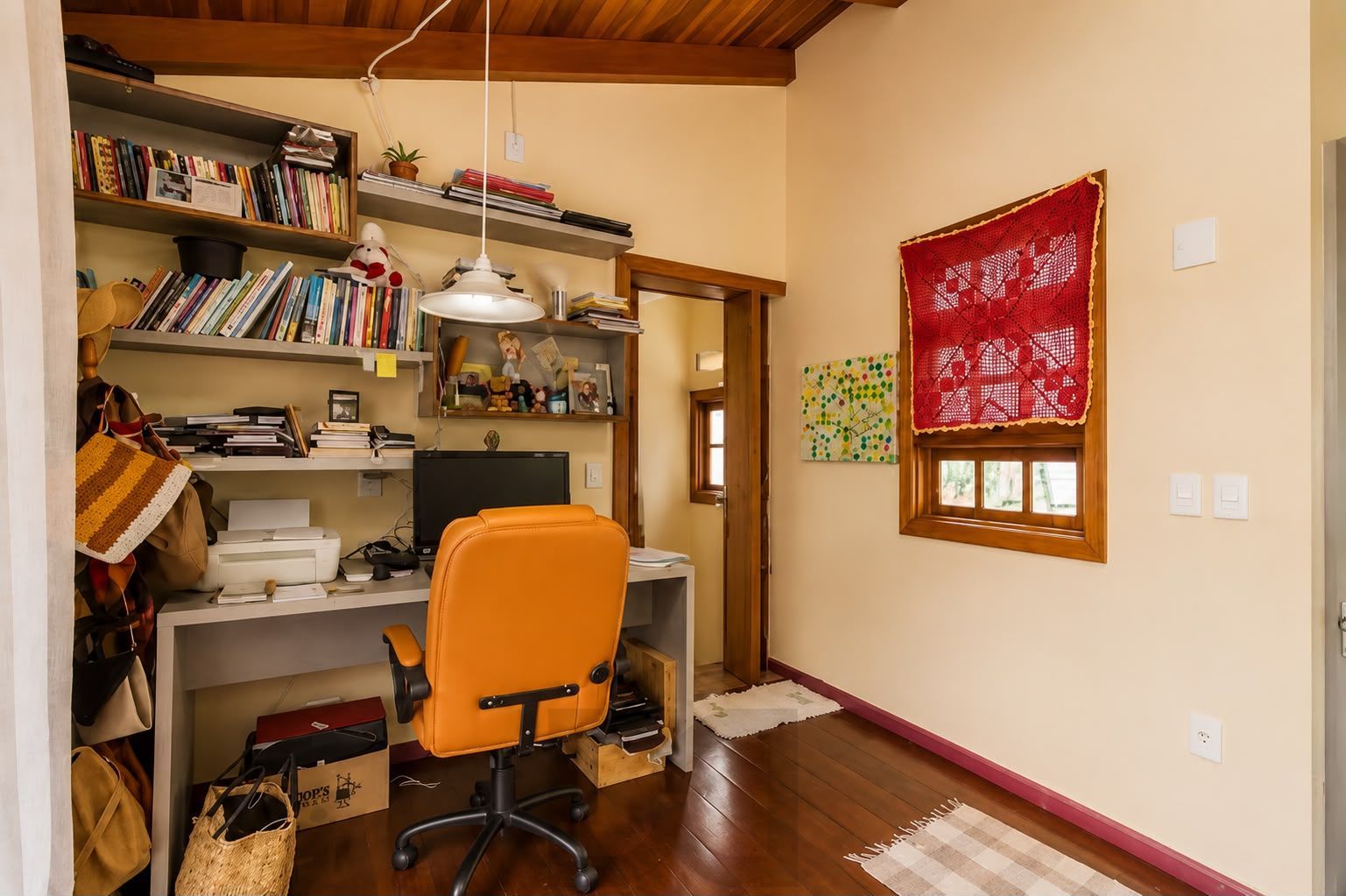 Casa semimobiliada com 3 dormitórios, suíte e espaço gourmet em Santa Tereza – Porto Alegre — foto 17