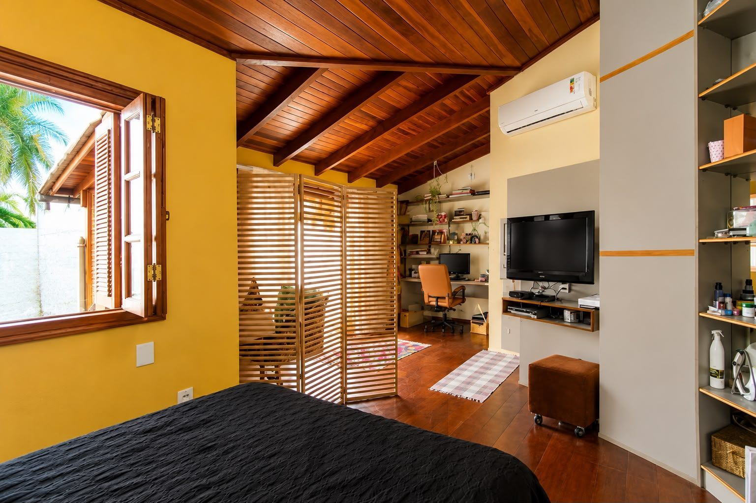 Casa semimobiliada com 3 dormitórios, suíte e espaço gourmet em Santa Tereza – Porto Alegre — foto 16
