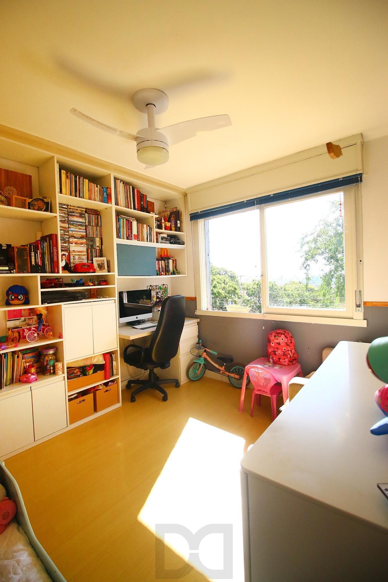 Apartamento Semi Mobiliado com Vista para Praça na Medianeira – 2 Dormitórios e Excelente Localização! — foto 14