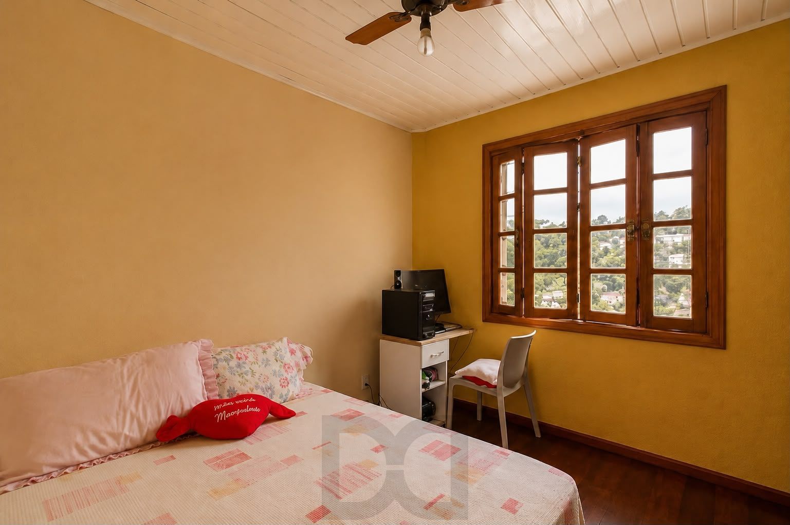 Casa semimobiliada com 3 dormitórios, suíte e espaço gourmet em Santa Tereza – Porto Alegre — foto 14