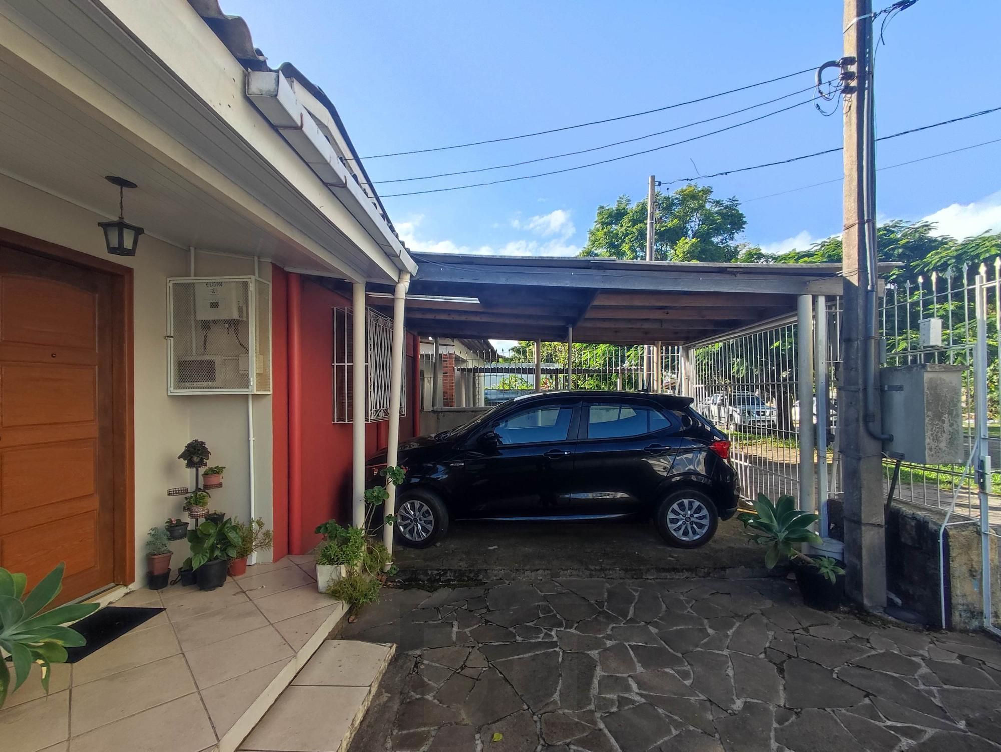 Casa com 2 quartos e 3 vagas no bairro Camaquã — foto 2
