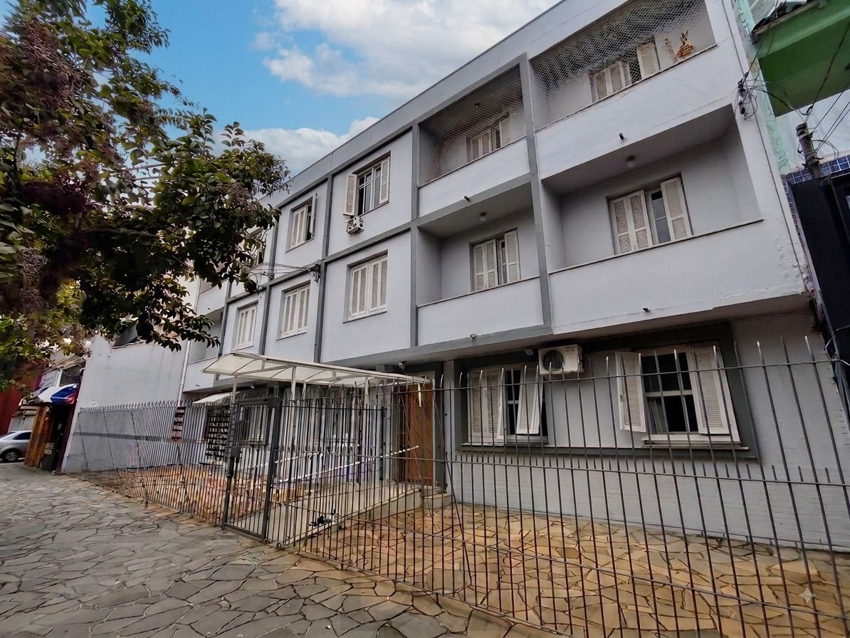 Apartamento de 2 quartos com sacada no Menino Deus — foto 1