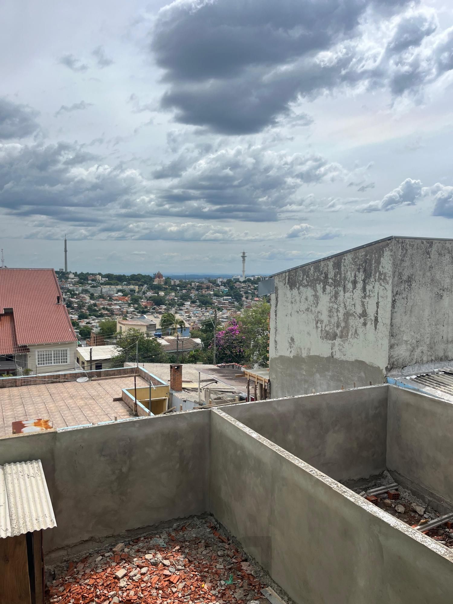 Sobrados novos com 2 suítes, churrasqueira e espera para carro elétrico — foto 13