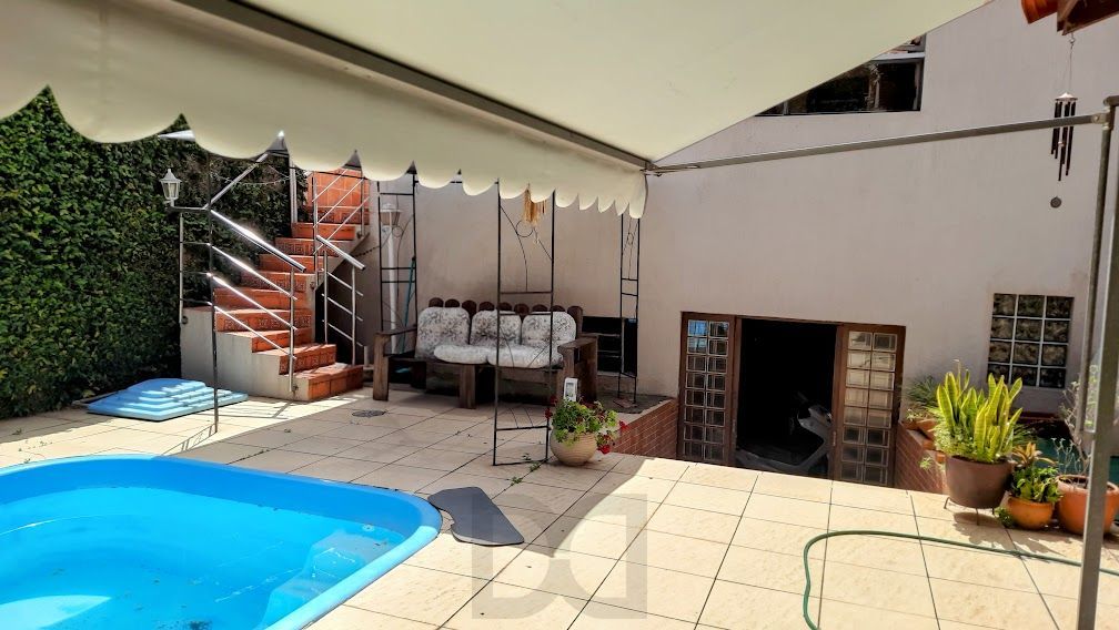 Linda Casa de Esquina com 230 M². Área de Lazer Completa. — foto 2