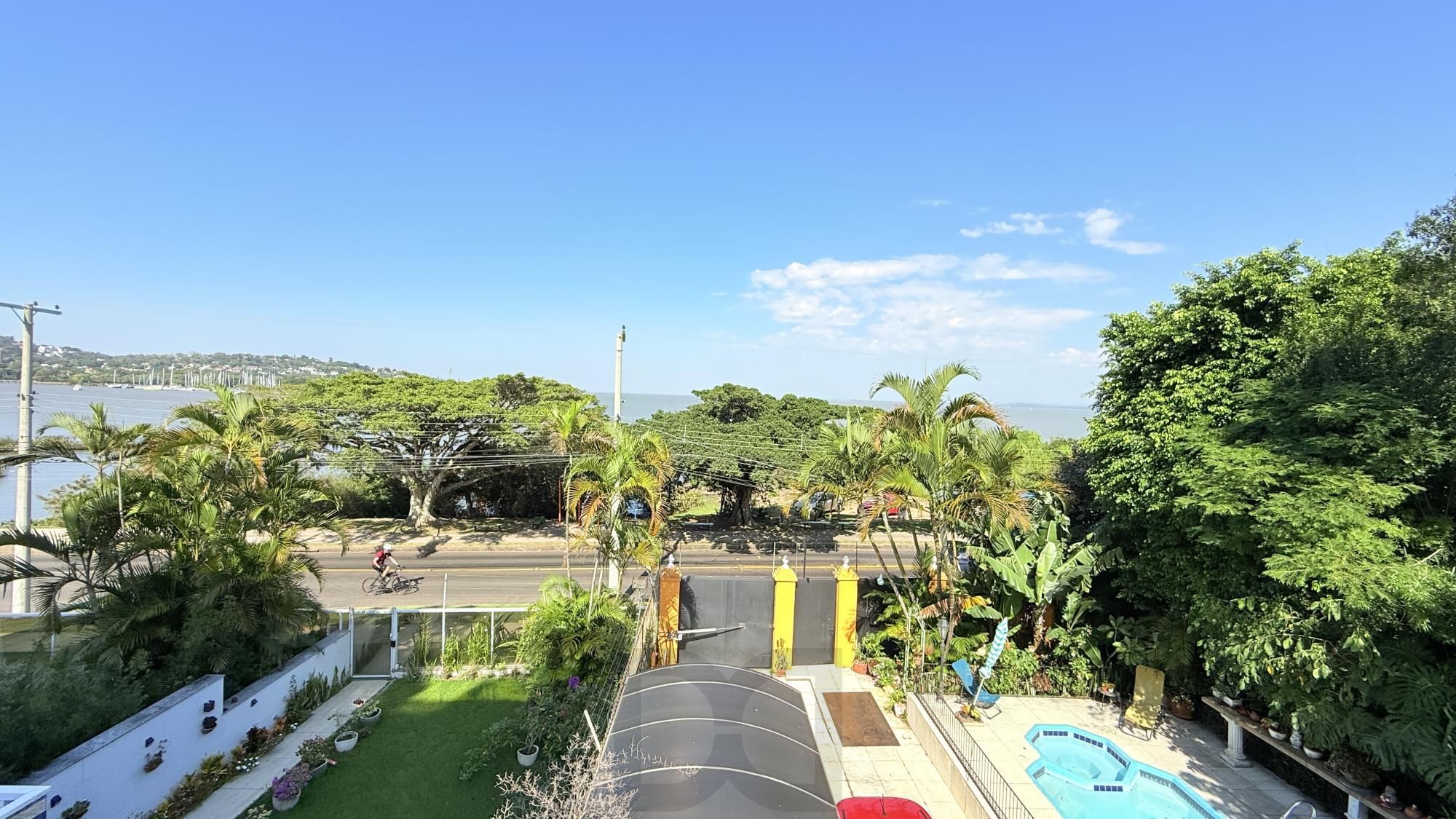 Casa Residencial  3 dormitórios com Piscina na Vila Assunção em Porto Alegre RS — foto 28