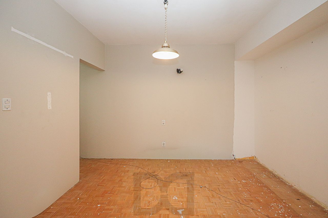 Apartamento 02 dormitórios no Bairro Floresta em Porto Alegre — foto 30