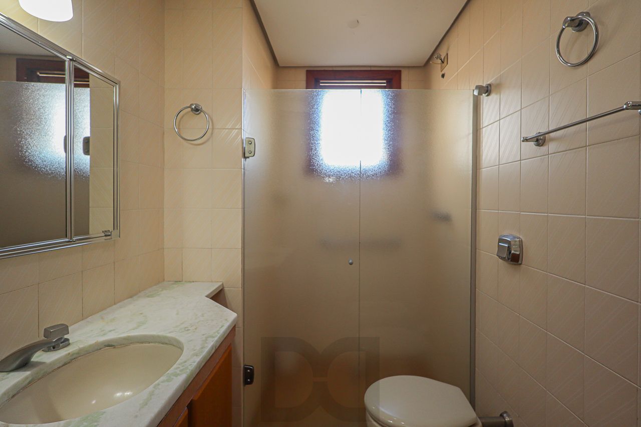 02 quartos no Bairro Higienópolis com Churrasqueira, Garagem e elevador — foto 18