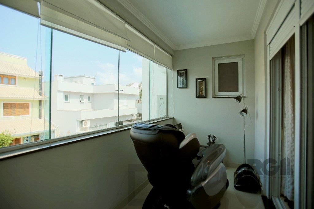 Casa 3 dormitórios, 300m², 3 banheiros, 4 garagens, Bairro Ecoville — foto 35