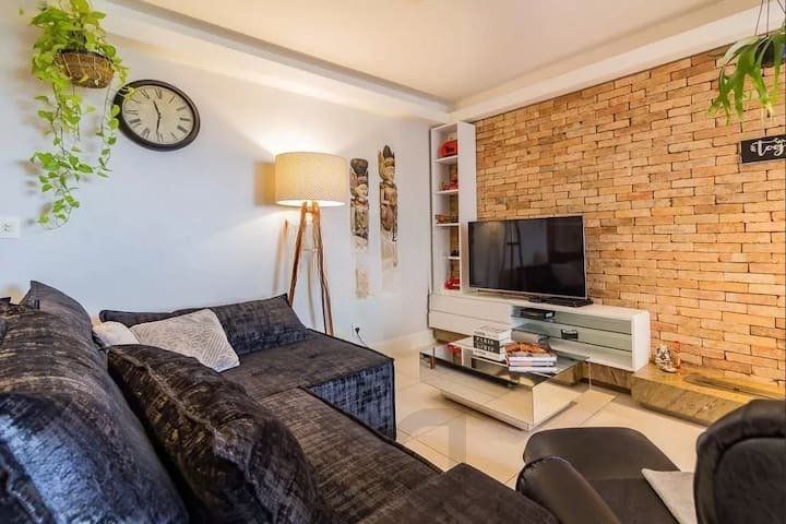 Apartamento à venda, 2 Quartos, 2 Banheiros, 2 Vagas, Bairro Menino Deus — foto 4