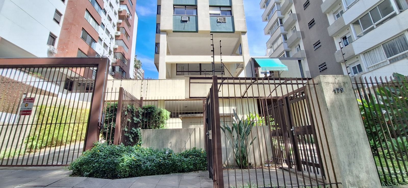 Apartamento 01 dormitório com garagem no Mont Serrat — foto 28