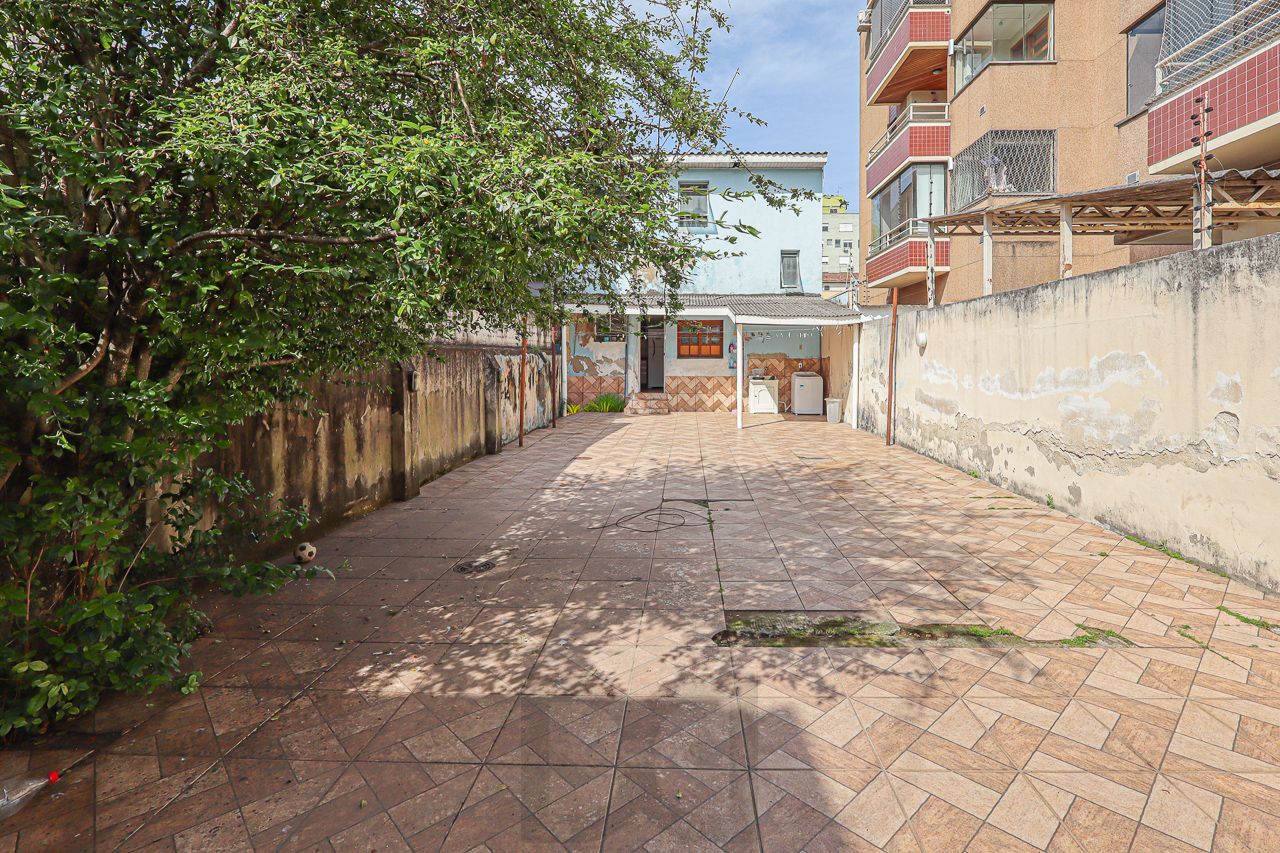 Vende sobrado com 3 dormitórios no bairro Floresta Porto Alegre/RS — foto 26