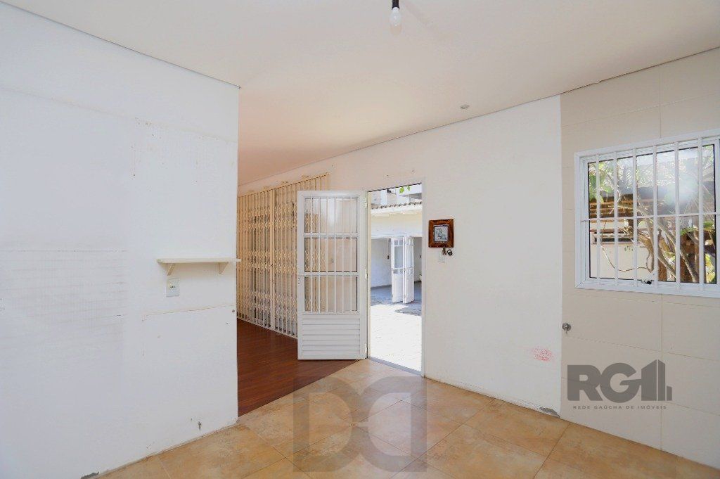 Casa 3 Dormitório(s) Bairro Passo da Areia — foto 13