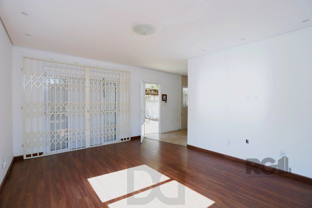 Casa 3 Dormitório(s) Bairro Passo da Areia — foto 3