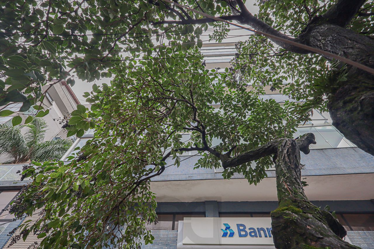 Apartamento 02 dormitórios no Bairro Floresta em Porto Alegre — foto 35