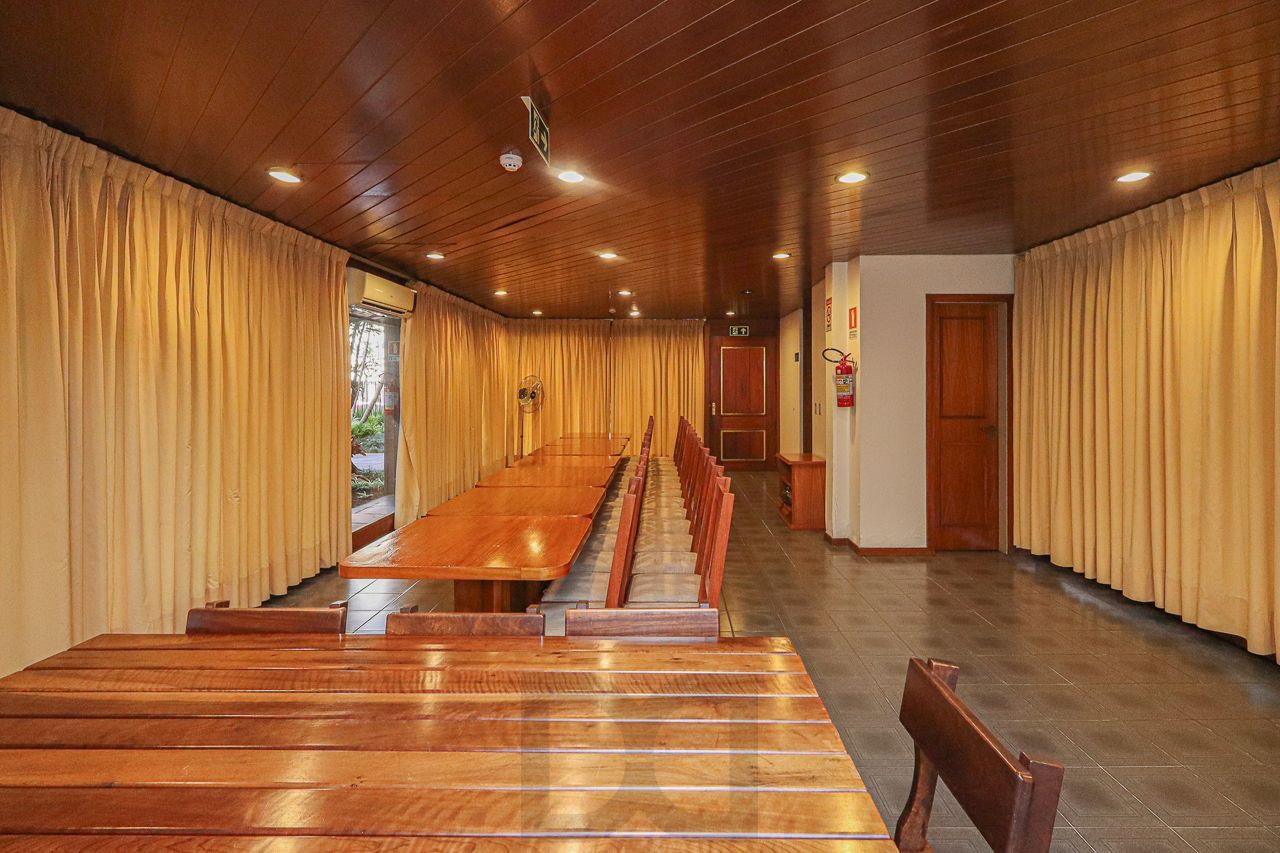 02 quartos no Bairro Higienópolis com Churrasqueira, Garagem e elevador — foto 45