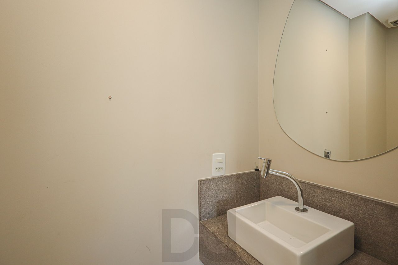 Apartamento 02 Quartos no Bairro Petrópolis em Porto Alegre — foto 9