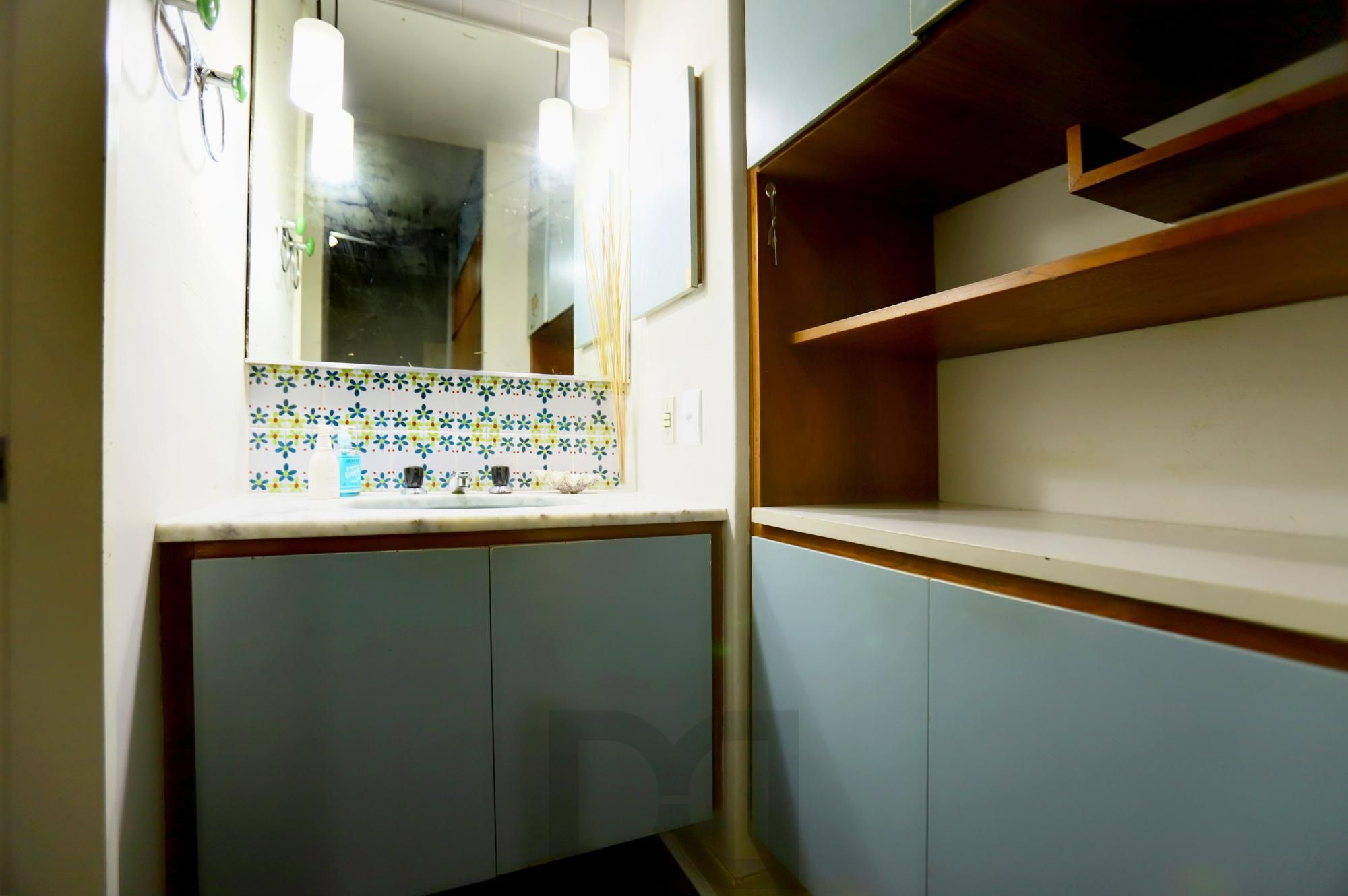 Casa no Bairro Petrópolis em Porto Alegre - Rua calma junto Av. Protásio Alves — foto 29