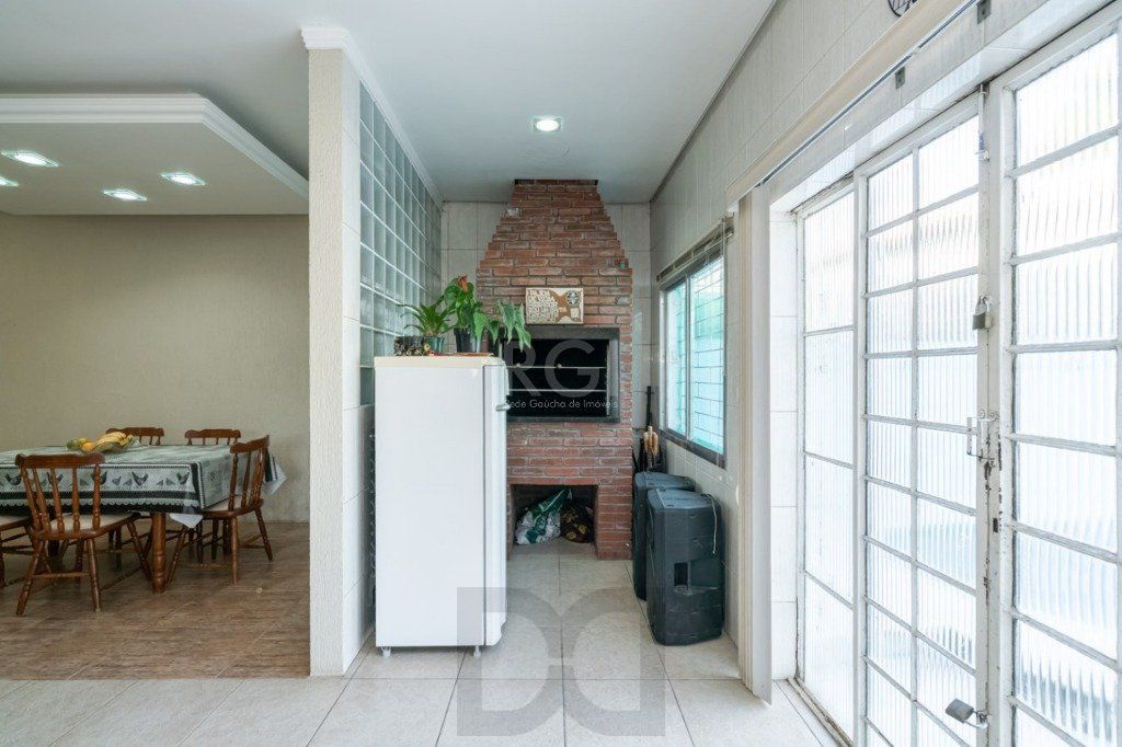 Casa para Venda - 259m², 4 dormitórios, sendo 1 suites, 4 vagas - Coronel Aparício Borges — foto 21