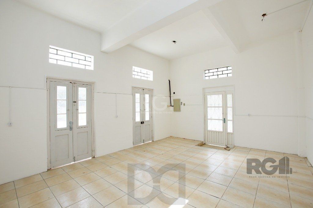 Prédio 3 andares. Composto de salas e apartamentos — foto 13