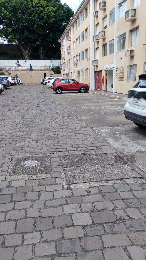Com 2 quartos espaçosos, 1 banheiro, e 1 vaga de garagem — foto 10