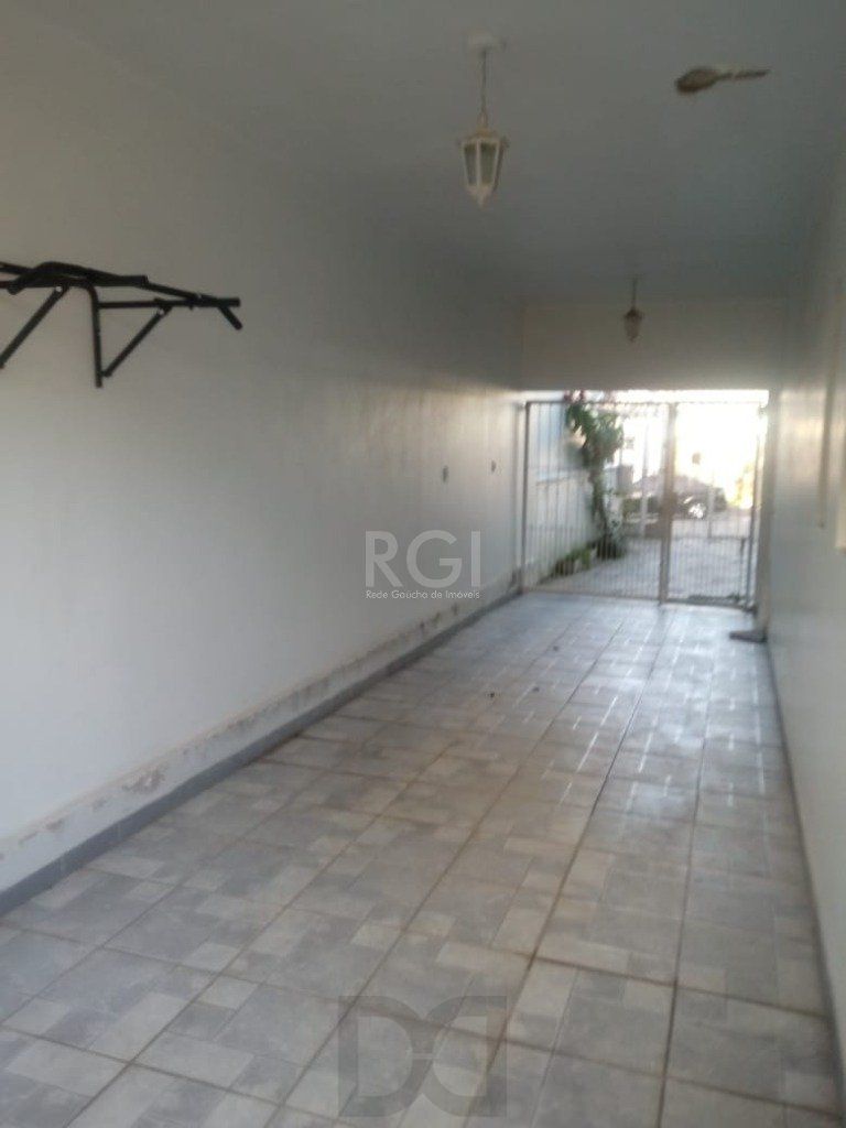 Casa para Venda - 300m², 3 dormitórios, sendo 1 suites, 5 vagas - Jardim Itu — foto 11