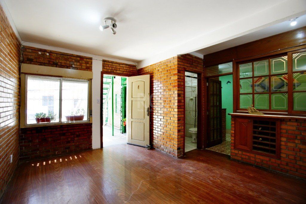 Casa para Venda - 350m², 3 dormitórios, 3 vagas - Passo da Areia — foto 1