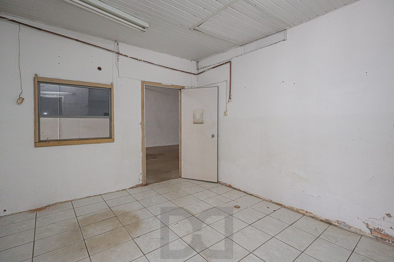 Prédio Comercial com entrada para caminhão — foto 31