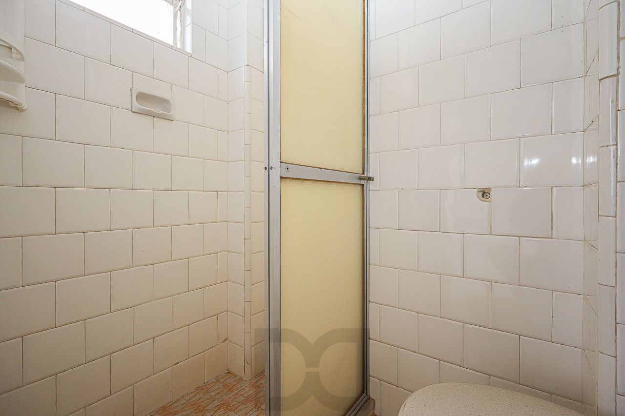 Apartamento 02 dormitórios no Bairro Floresta em Porto Alegre — foto 24