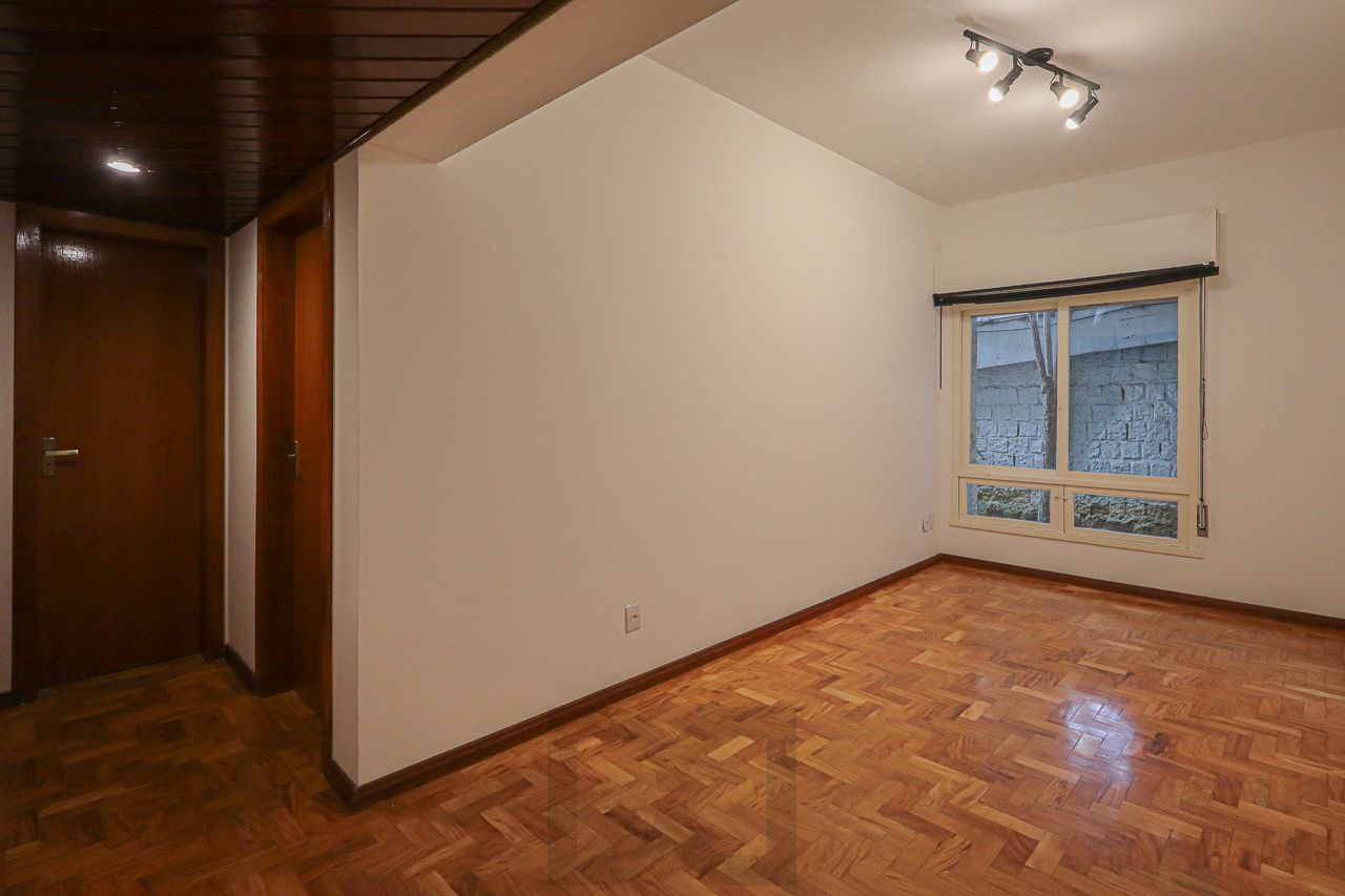 Apartamento 1 dormitório,  com garagem, 50m2, Bairro Higienópolis — foto 3