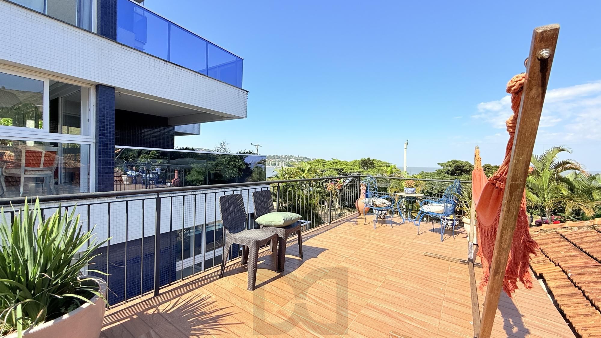 Casa Residencial  3 dormitórios com Piscina na Vila Assunção em Porto Alegre RS — foto 26