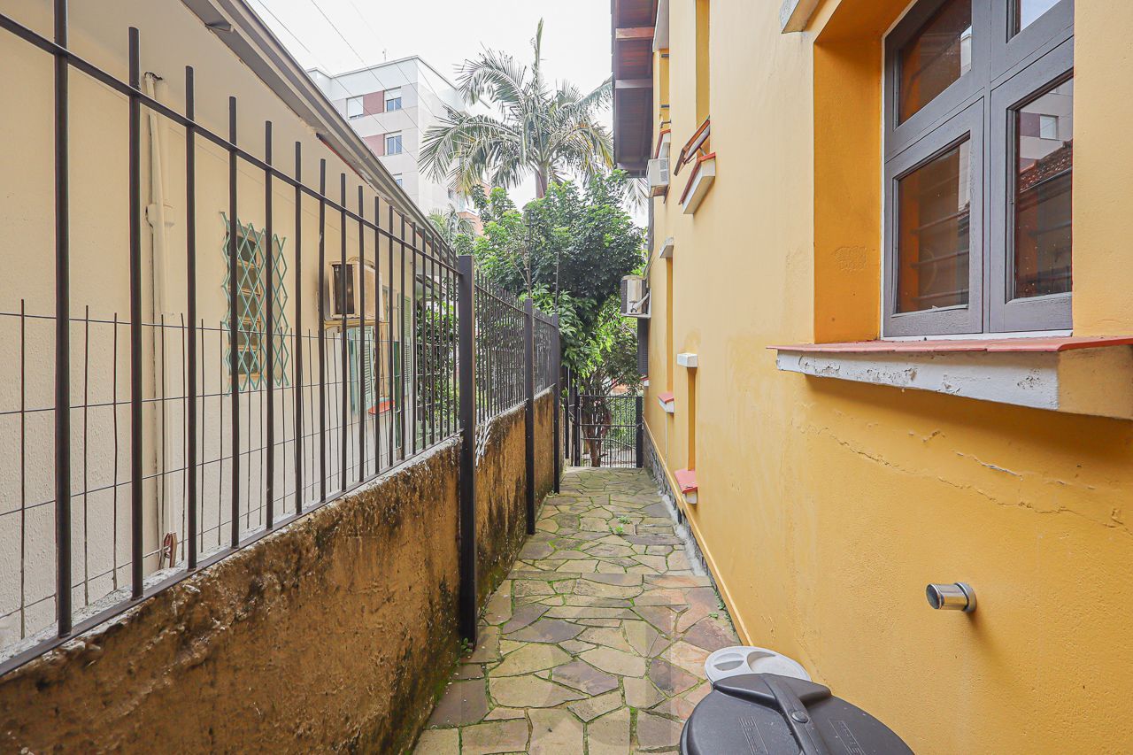 Casa em Petrópolis com terreno de 460 m2 — foto 39