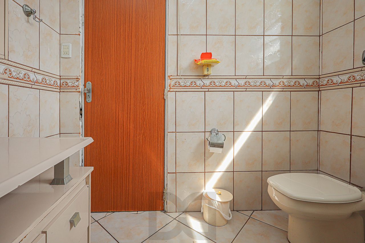 Vende sobrado com 3 dormitórios no bairro Floresta Porto Alegre/RS — foto 19
