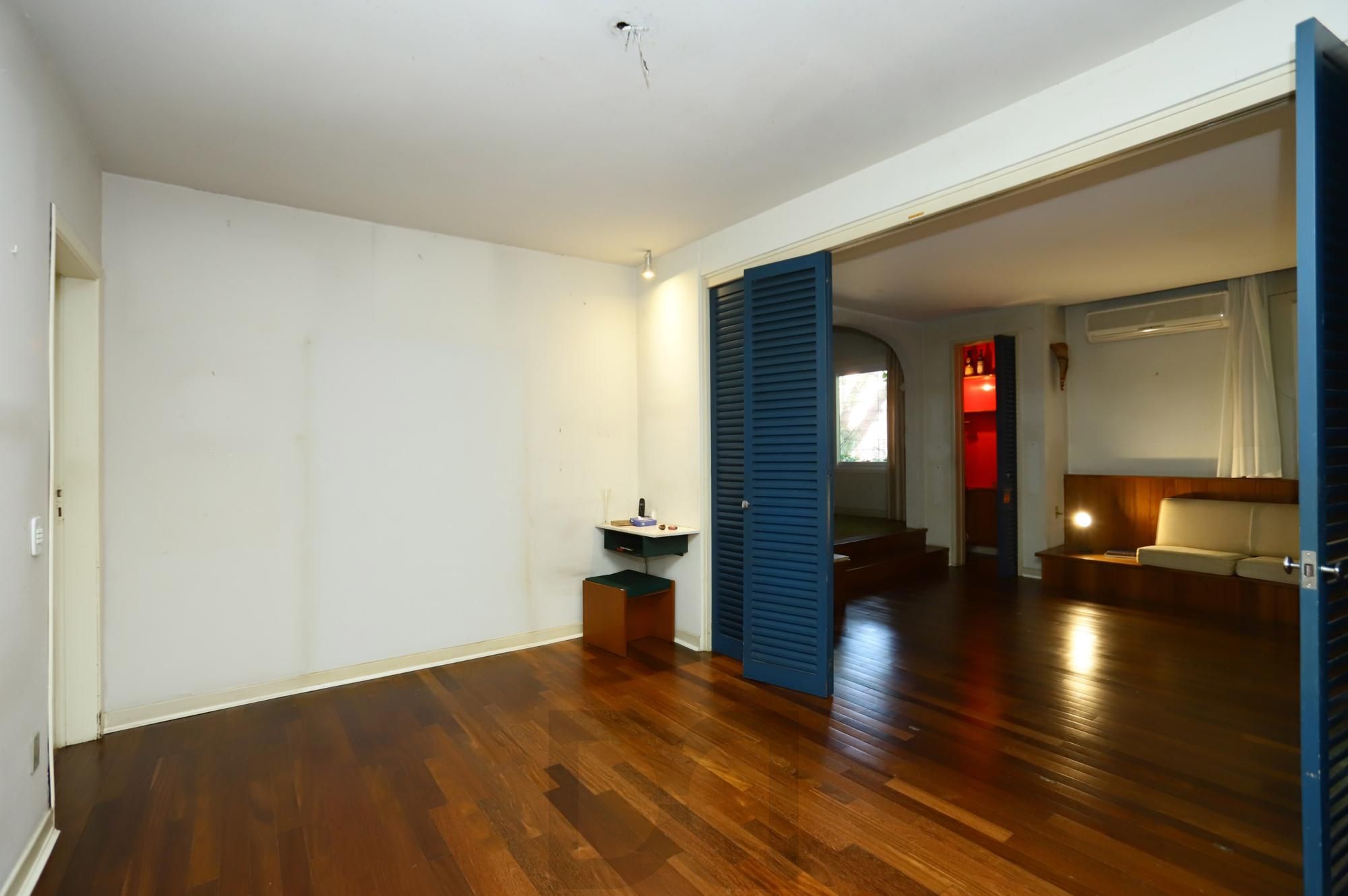 Casa no Bairro Petrópolis em Porto Alegre - Rua calma junto Av. Protásio Alves — foto 10