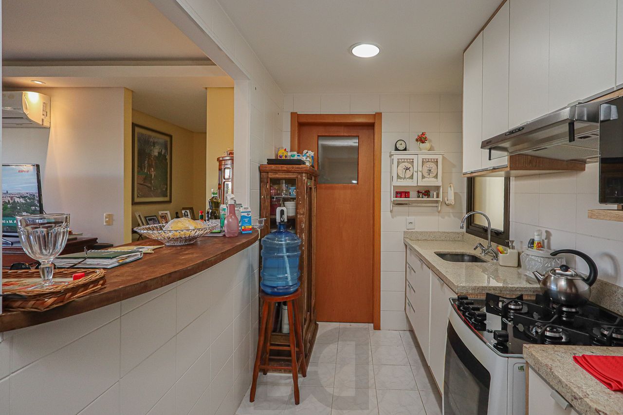 Apartamento 03 quartos de frente com sacada e com garagem — foto 11