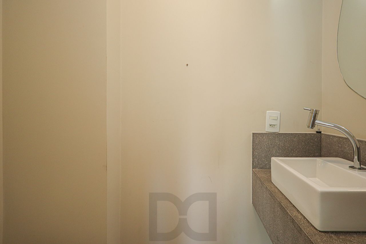 Apartamento 02 Quartos no Bairro Petrópolis em Porto Alegre — foto 8