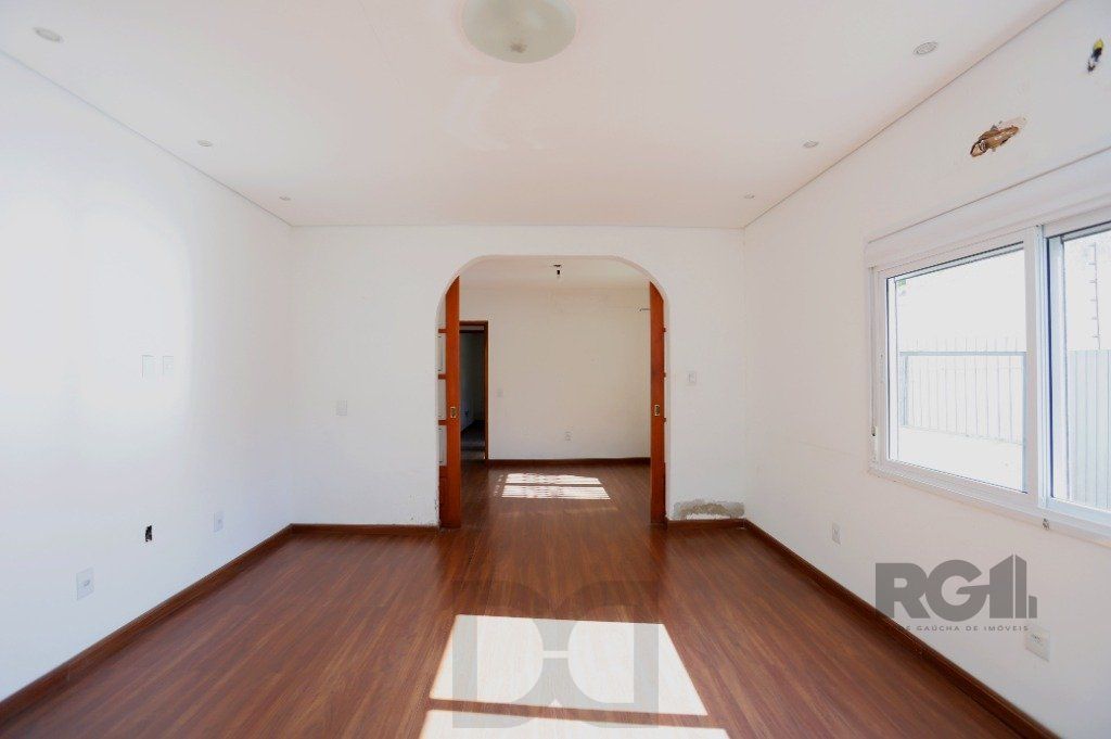 Casa 3 Dormitório(s) Bairro Passo da Areia — foto 2