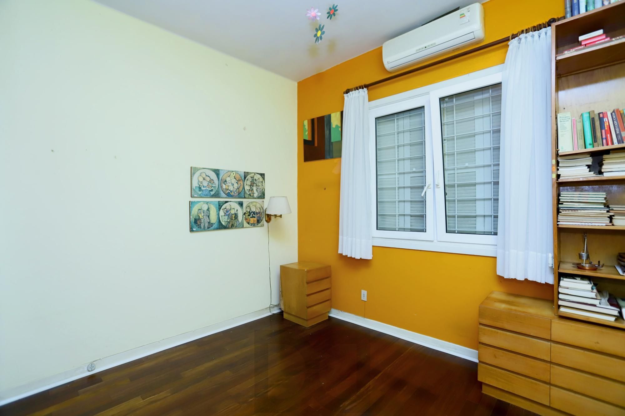 Casa no Bairro Petrópolis em Porto Alegre - Rua calma junto Av. Protásio Alves — foto 25